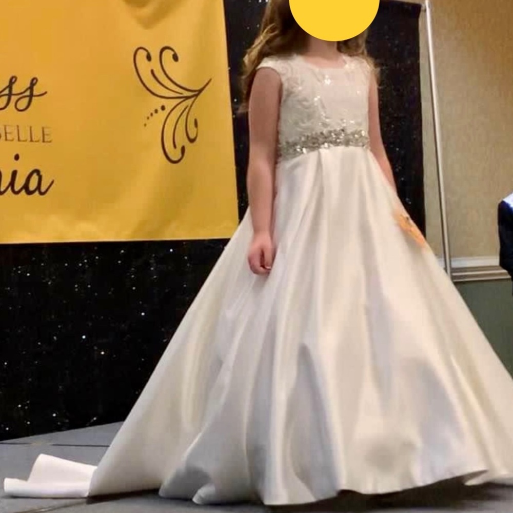 CUSTOM WHITE GIRLS’ PAGEANT GOWN